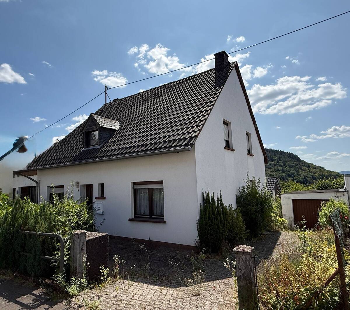 Zweifamilienhaus sanierungsbedürftig mit großem Garten – 54292 Trier – Bild 1 von 9