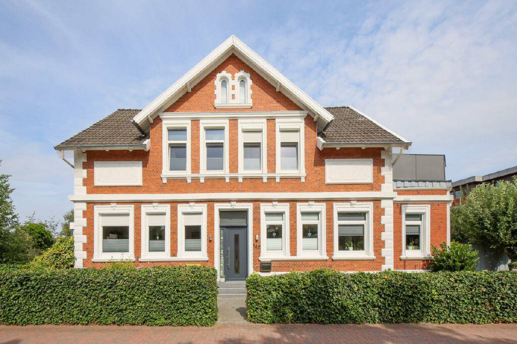 TT bietet an: Klassische Architektur trifft moderne Lebensqualität - Große Villa mit Einliegerwohnung und Dachterrasse! – Wilhelmshaven – Vorschaubild 2