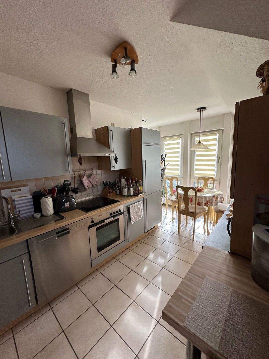 Helle und ruhig gelegene 3-Zimmer-Maisonette-Wohnung mit Balkon und Einzelgarage – Fürth – Vorschaubild 4