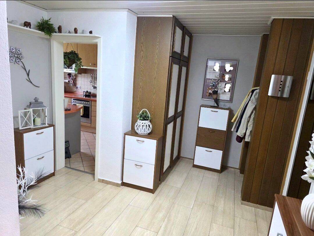 2,5-Zi. Wohnung in DU: Balkon, Einbauküche, Garten & Garage – Duisburg – Vorschaubild 3
