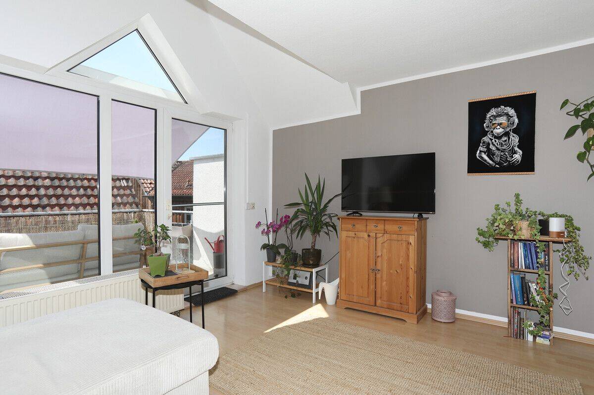 Helle 2 Zimmer-Maisonette-Wohnung für Singles oder Paare – Kirchheim am Neckar – Vorschaubild 2