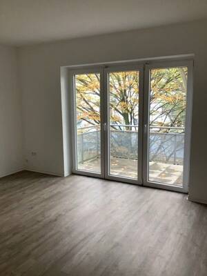 **ruhig + zentral: 2-Zimmer-Wohnung mit Balkon** – 47057 Duisburg – Vorschaubild 2