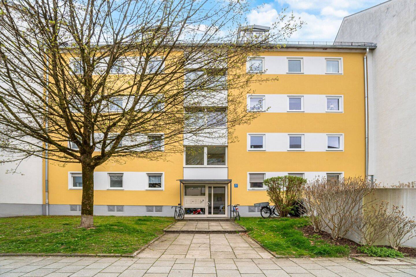 Erstbezug nach Sanierung - charmante 2 Zimmer Dachgeschoss Wohnung – München – Vorschaubild 7