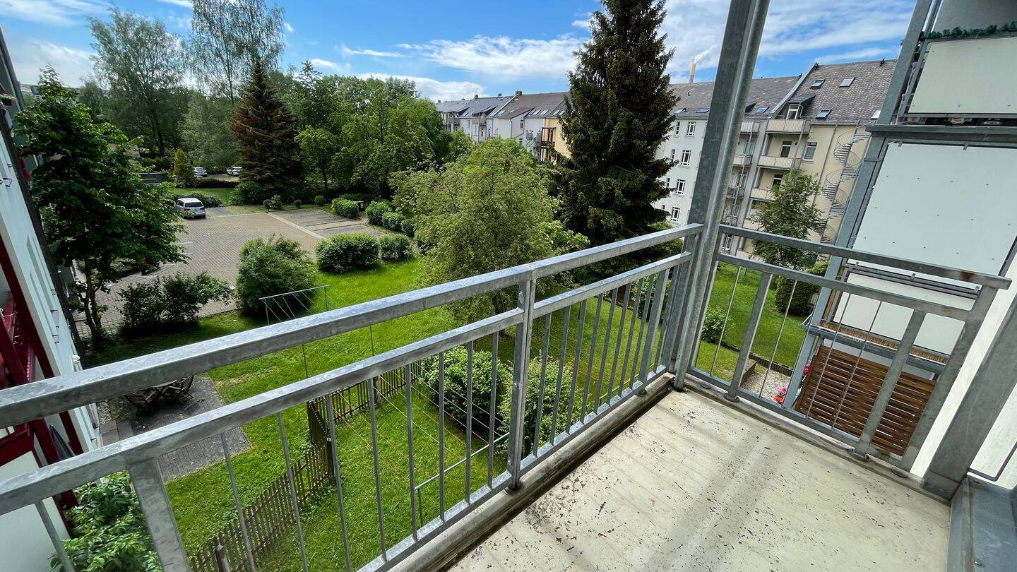 1. OG mit Aufzug frei ab 1.10.26 !!! Balkon an der Küche + Bad mit Fenster – Chemnitz – Vorschaubild 4