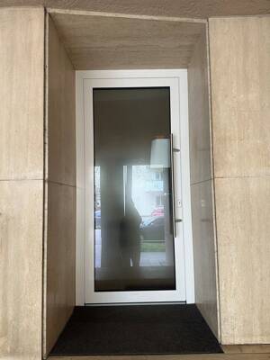 Bezugsfreie 2-Zimmer-Wohnung mit renoviertem Balkon & Fenster in Berg am Laim - provisionsfrei – 81673 München – Vorschaubild 9