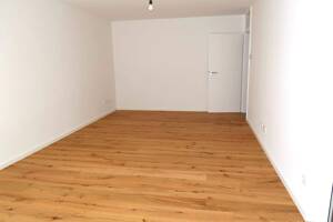 ** Wohnen am Park: Lichtdurchflutete 3-Zimmer-Wohnung direkt am Christoph-von-Gluck-Platz * Westbalkon zum Innenhof * U-Bahn-Nähe** – 80807 München – Vorschaubild 3