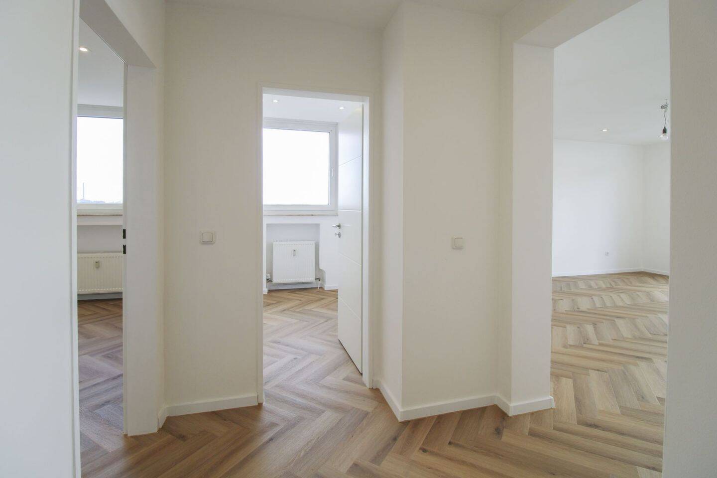 Moderne Eigentumswohnung mit Südbalkon, Aufzug und barrierefreiem Zugang – Duisburg – Bild 1 von 8