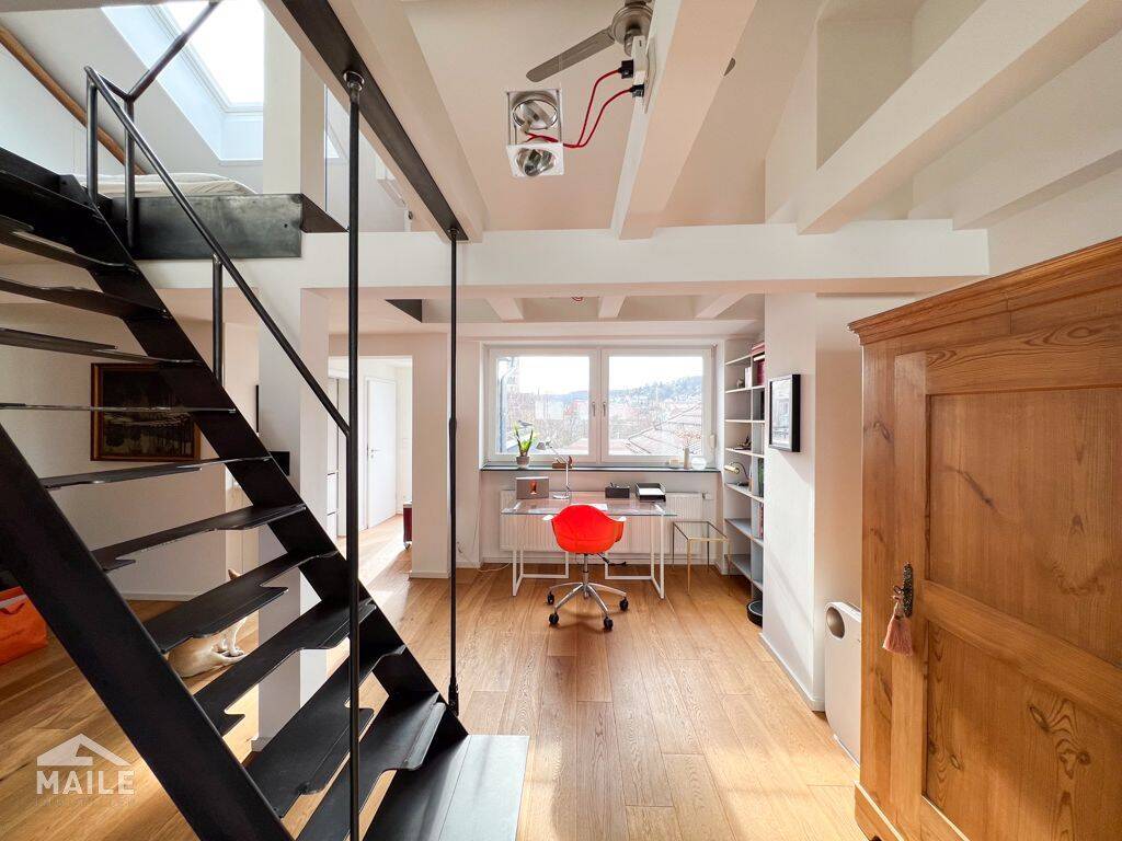 Neuwertige Maisonette-Wohnung mit großer Dachterrasse in unmittelbarer Nähe des Marienplatzes! – Stuttgart – Vorschaubild 4