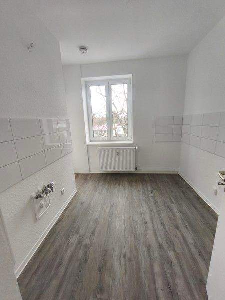 3 Gehminuten von der nächsten Straßenhaltestelle entfernt.. – Magdeburg – Vorschaubild 3