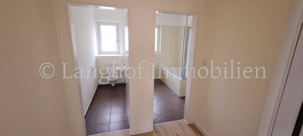 Charmante, renovierte 4 -Zimmer-Balkonwohnung in Citylage nahe Nürnberger Burg – Nürnberg – Vorschaubild 9