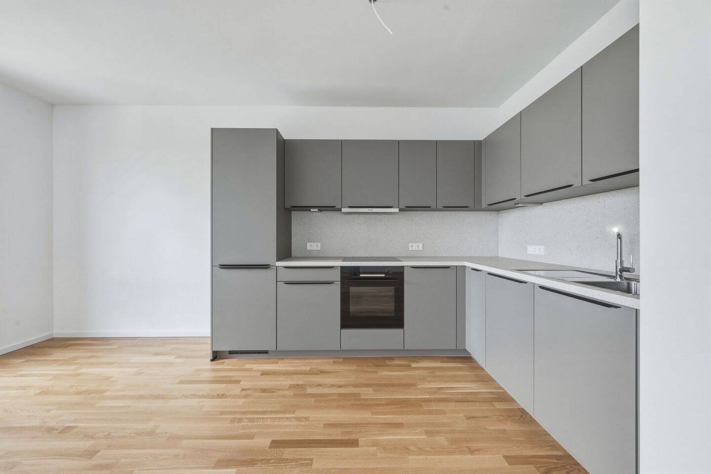 3-Zi-Wohnung mit EBK, Stellplatz und hochwertiger Ausstattung – München – Vorschaubild 3
