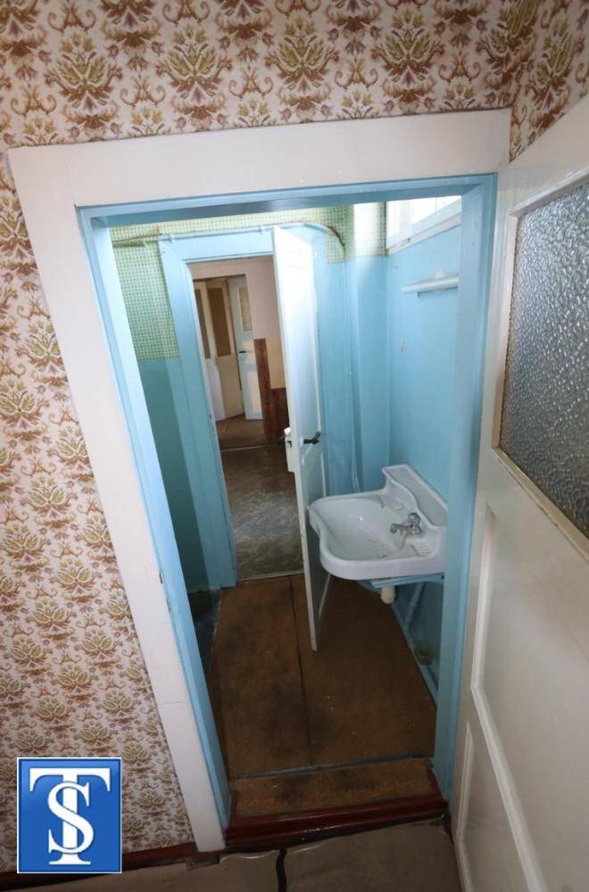 Objekt-Nr.: 12421 - Mehrfamilienhaus mit Öfen im Zentrum von Plauen wartet auf Sanierung – Plauen – Vorschaubild 9