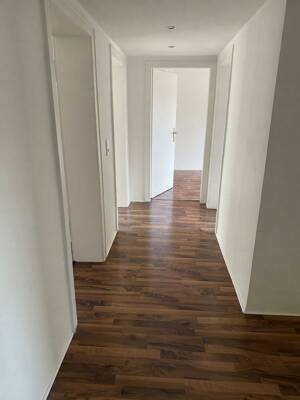 Kapitalanlage Düsseldorf: 4-Zimmer-WG, vollvermietet übergeben, 6.0% Rendite, provisionsfrei – 40589 Düsseldorf – Vorschaubild 2