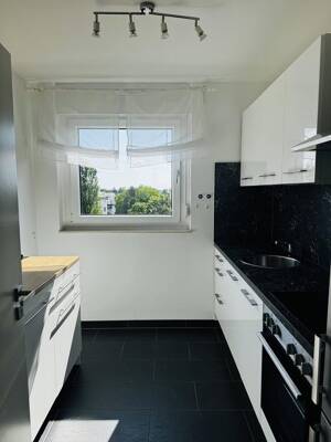 Helle & sofort beziehbare, Kliniknahe, gut gelegene 2,5 Zimmer Wohnung – 81375 München – Vorschaubild 2