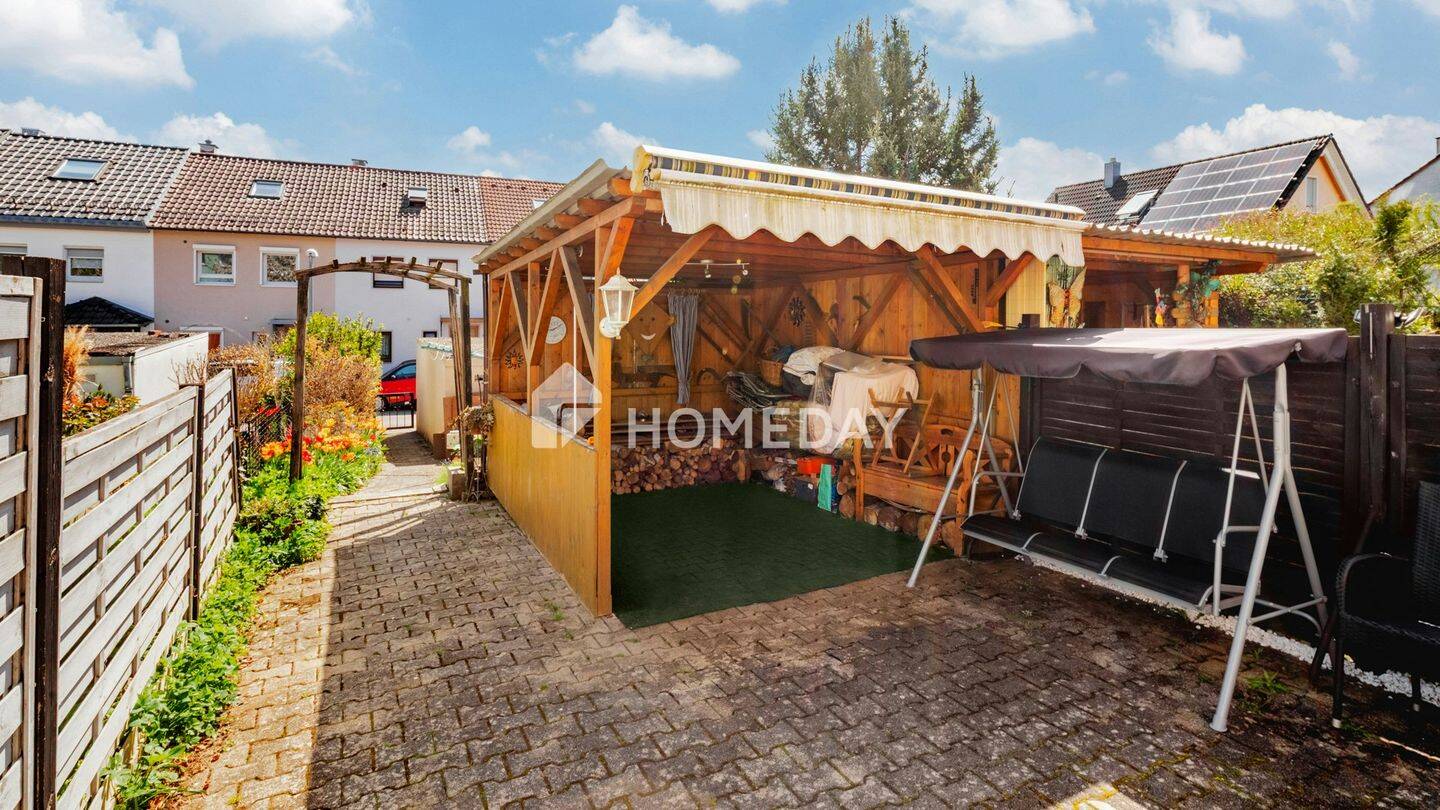 Reihenhaus mit Sonnengarten. Garage, 3 Zimmern und gemütlichem Dachgeschoss-Studio – Reutlingen – Vorschaubild 2