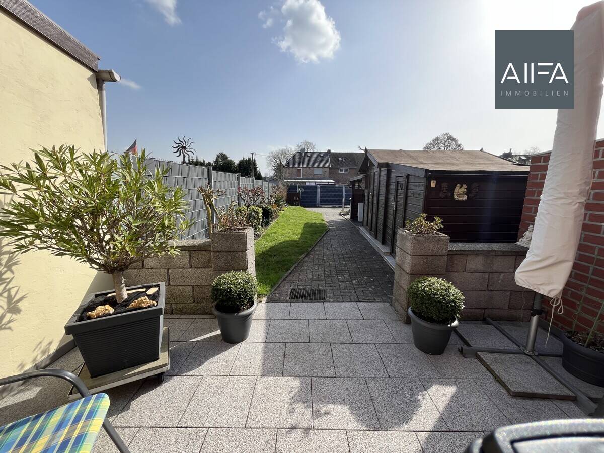 AllFa - Sehr gepflegtes Reihenhaus mit Terrasse auf schönem Sonnengrundstück! – Baesweiler – Bild 1 von 9