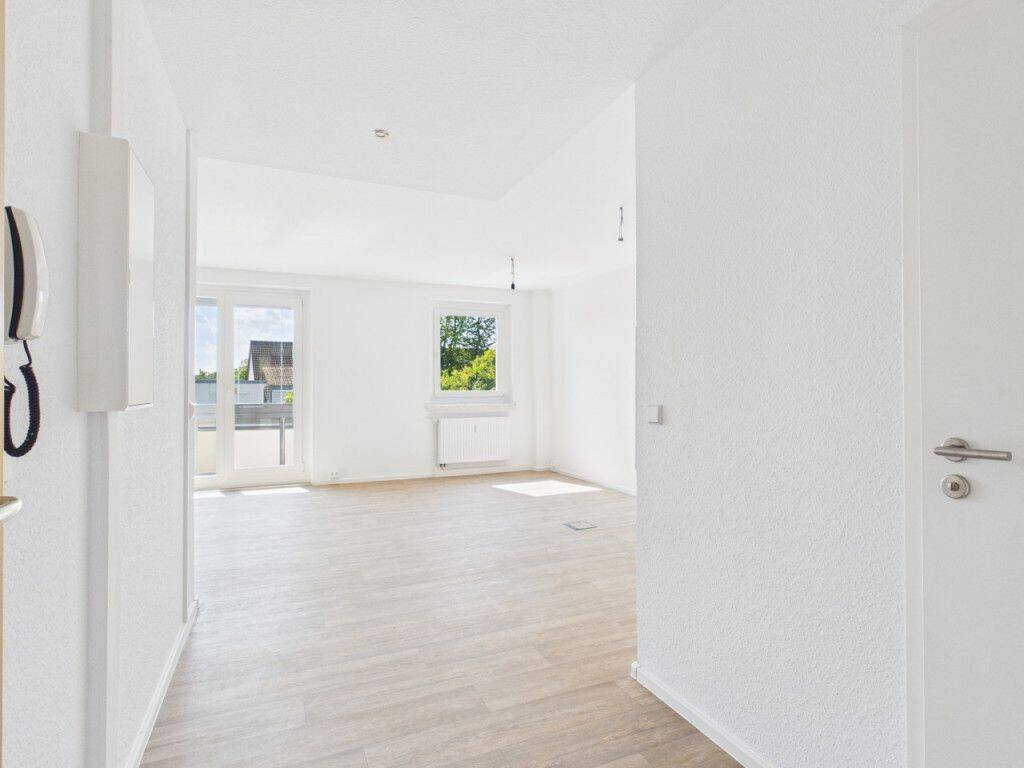 Erstbezug nach Umbau: Top 2-Raum-Wohnung am Kapellenberg!