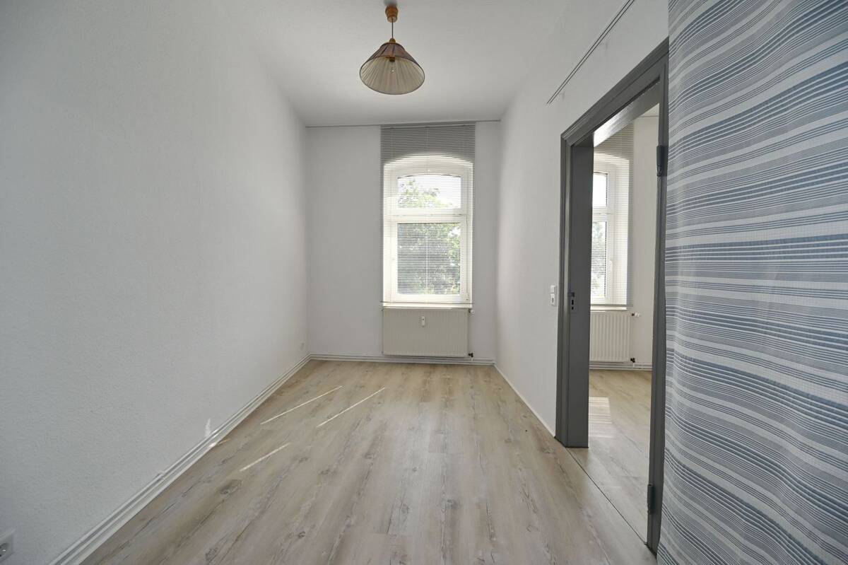 Eine Wohnung voll guter Wohnideen = Einbauküche = Gartennutzung = Erstbezug nach Sanierung – 6217 Merseburg – Bild 1 von 5