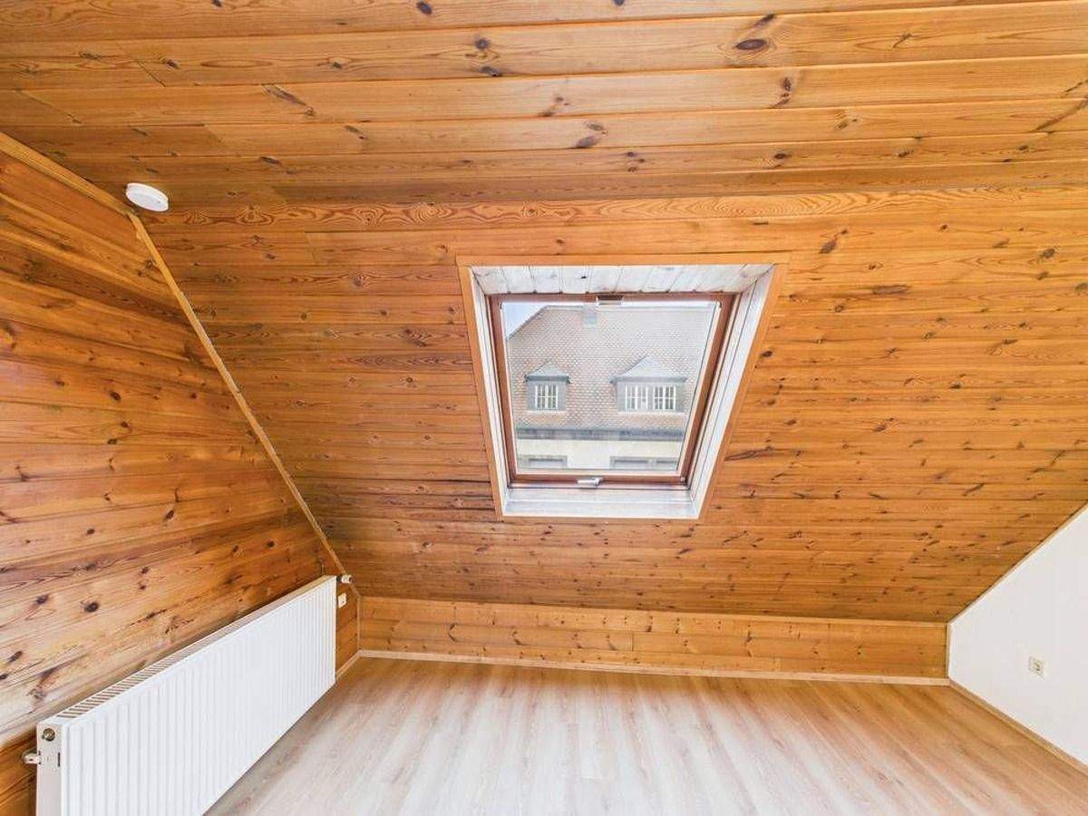 Zentral gelegenes Reihenmittelhaus mit ca. 138 m² Wohnfläche + 68 m² Nutzfläche in Homburg City! – Homburg – Vorschaubild 6