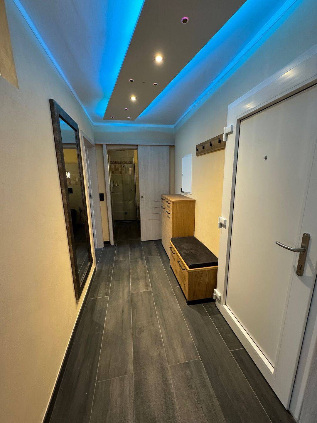Sanierte und vollmöblierte 2-Zimmer Wohnung in sehr guter Lage! – Nürnberg – Vorschaubild 2