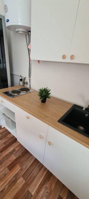 Möbliertes Apartment mit eigener Dusche & Küche - Strom und Heizung inklusive - Erlangen Zentrum – 91052 Erlangen – Vorschaubild 9