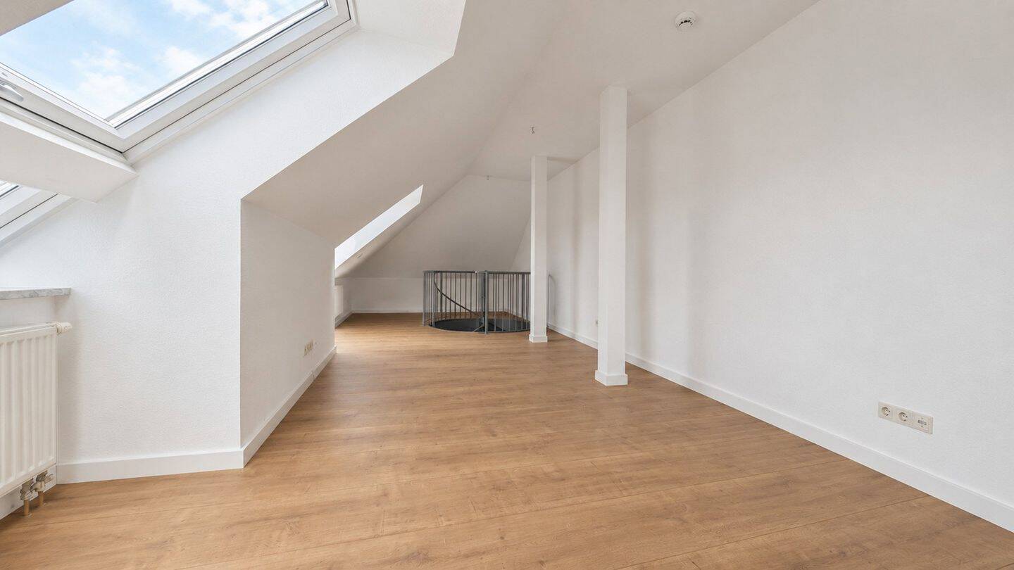 Quasi-Wohnung innerhalb einer 3er-WG mit Blick über Leipzig – Leipzig – Vorschaubild 2