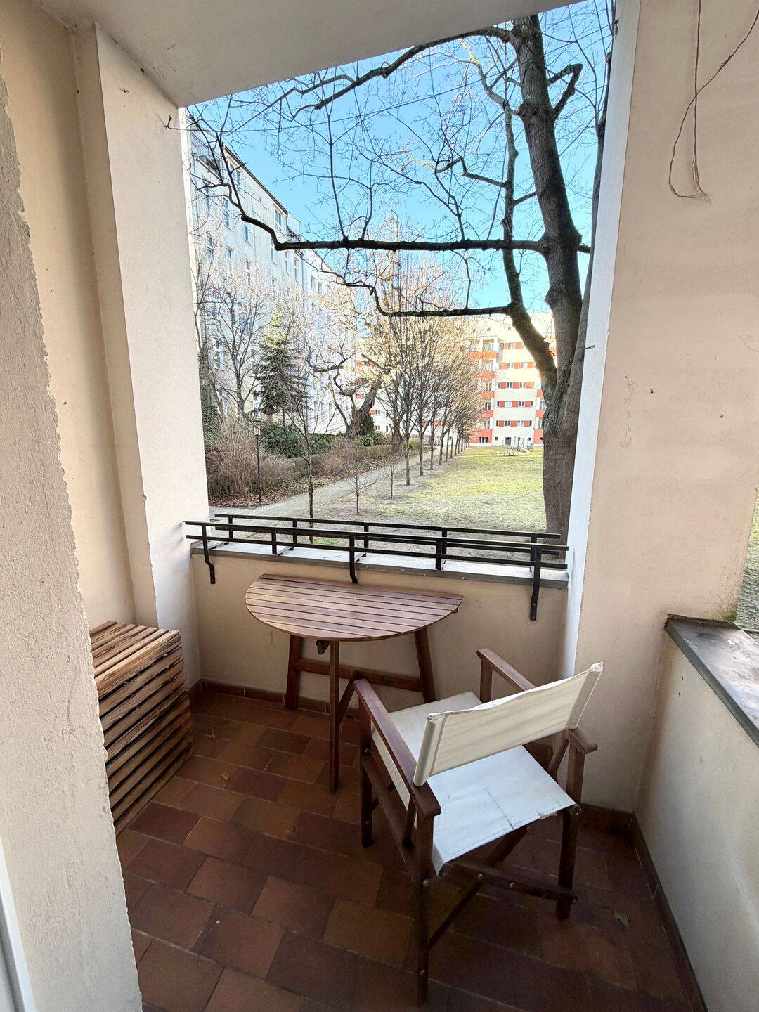 Charmante 2-Zimmer-Altbauwohnung mit Balkon und ruhiger Hofausrichtung – Berlin – Vorschaubild 2