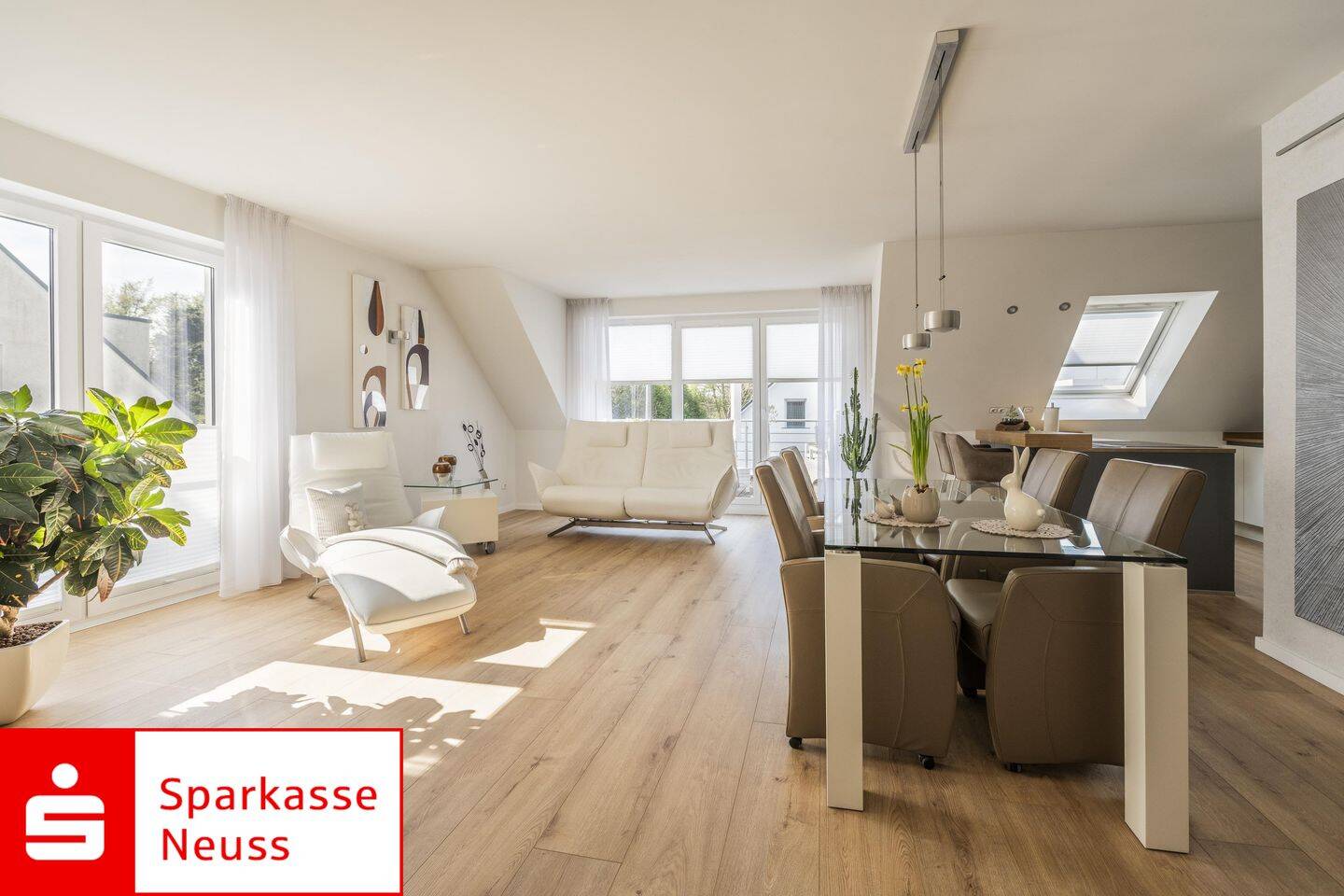 Lichtdurchflutete Maisonette-Wohnung mit hochwertiger Ausstattung in Mönchengladbach
