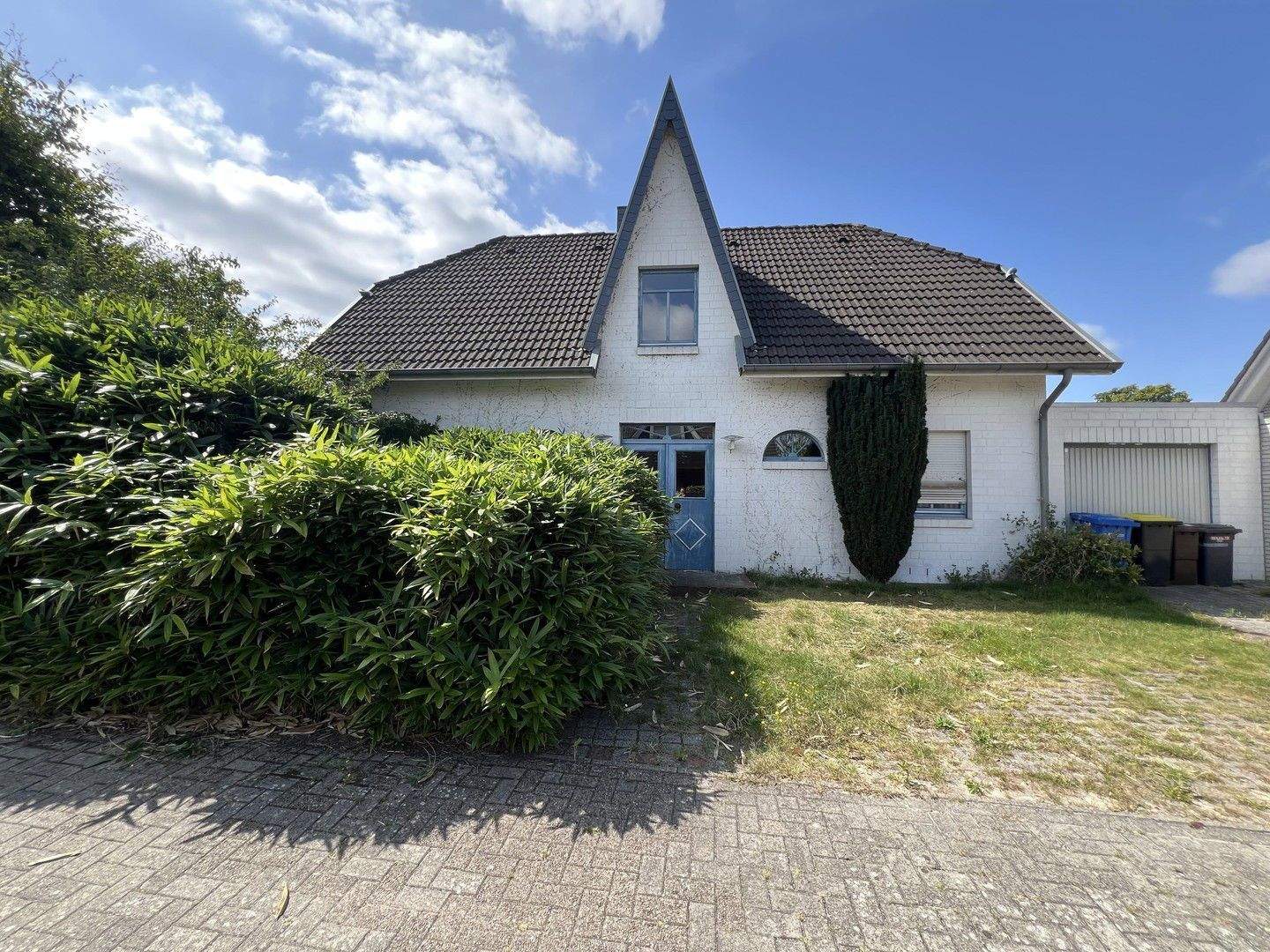 Einfamilienhaus mit großem Garten in ruhiger und familienfreundlicher Wohngegend – Vechta – Bild 1 von 3