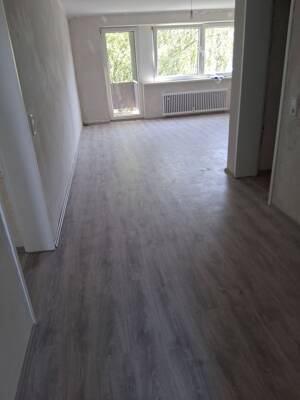 °°° Teilrenovierte 3- Zimmer-Wohnung mit großem Balkon °°° – 47226 Duisburg – Vorschaubild 1