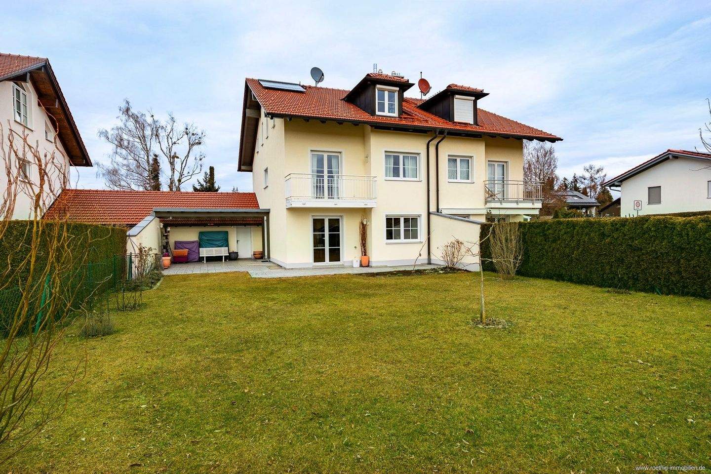 Baierbrunn - Wohnen im Grünen: Familienfr. DHH mit 5 Schlafzimmern, Kamin, Garage & Traumgarten – Baierbrunn – Bild 1 von 9