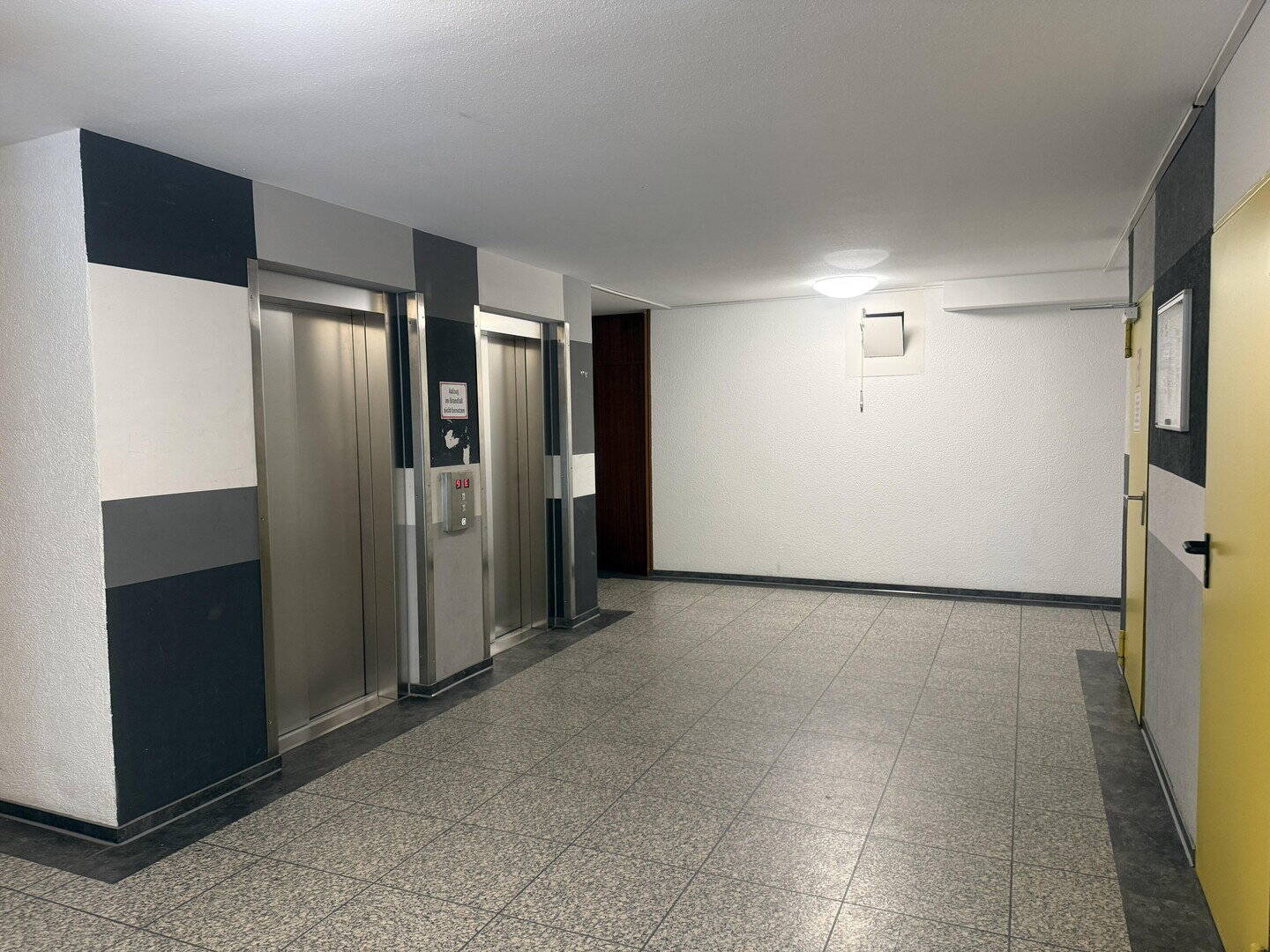 Herrenbach-Spickel: gut geschnittene 3 Zimmer-Wohnung mit Fernblick in guter Lage. Provisionsfrei! – Augsburg – Vorschaubild 4