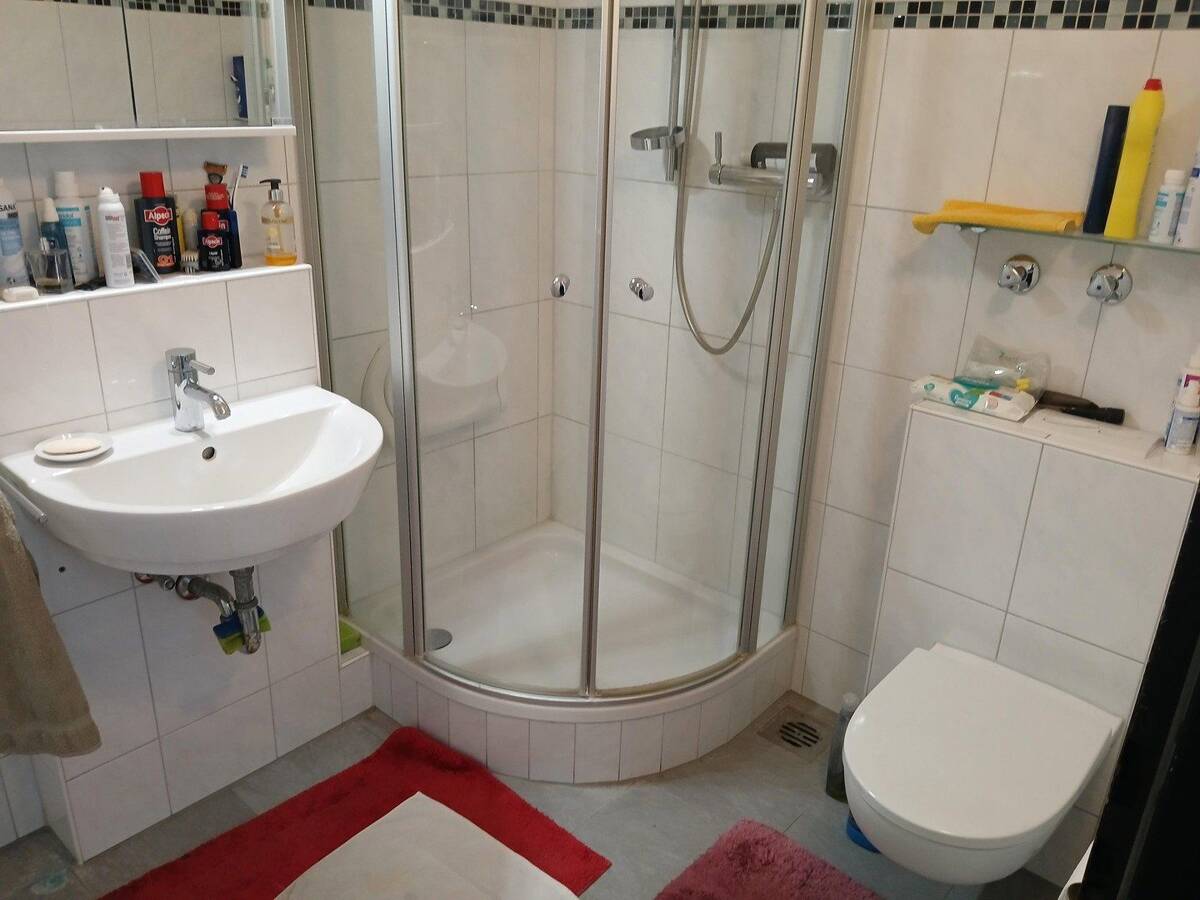 Schöne, ruhige 2 Zimmer Wohnung – 40476 Düsseldorf – Bild 1 von 3