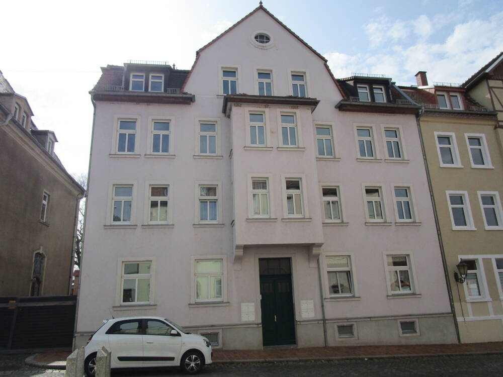 // 2 Zimmer im Hochparterre // Bezug ab Juli 2026 // WG tauglich! //