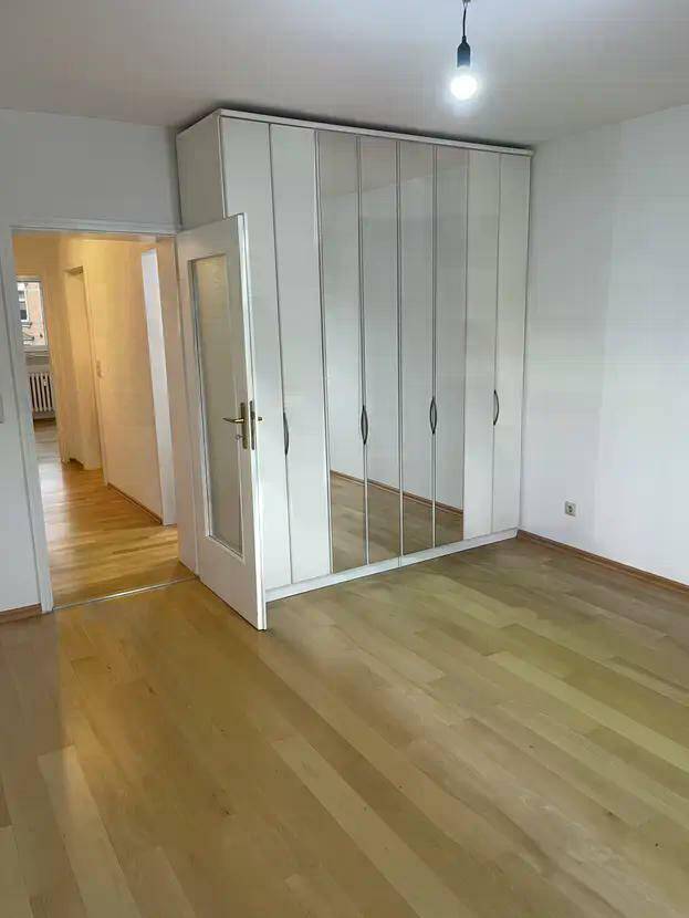 Bezugsfreie, helle 3-Zimmer-Wohnung mit barrierefreiem Zugang in Karlsruhe-Süd. – Karlsruhe – Vorschaubild 8