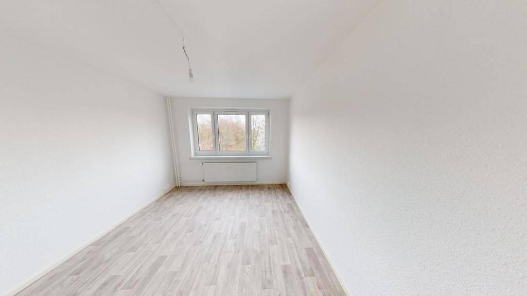 3-Raum-Wohnung mit Einbauküche und Balkon – Chemnitz – Vorschaubild 4