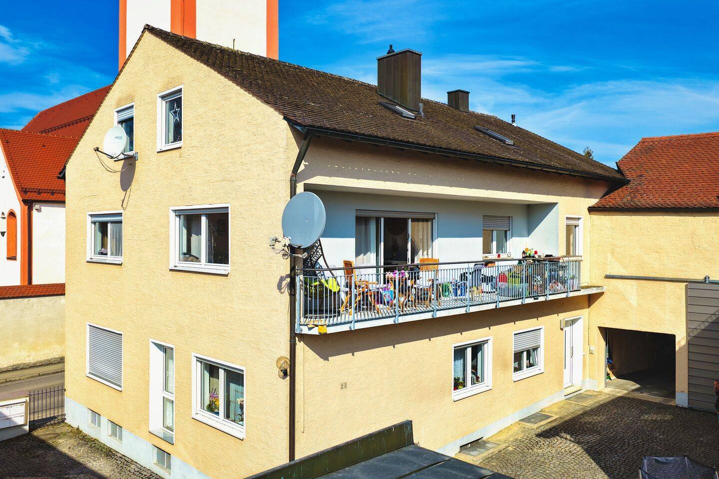 Kapitalanlage bei Audi: Wohn- & Geschäftshaus mit laufenden Einnahmen! – Ingolstadt – Vorschaubild 2