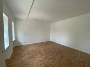 *Erstbezug - großzügige 3,5 Raumwohnung in saniertem Altbau* – 1324 Dresden – Vorschaubild 8