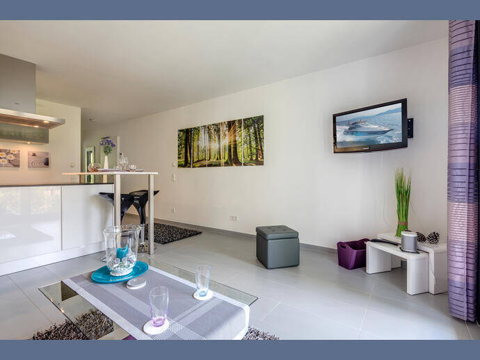 Möbliert: NEUBAU 2013 - in sehr guter & ruhiger Lage – München – Vorschaubild 3