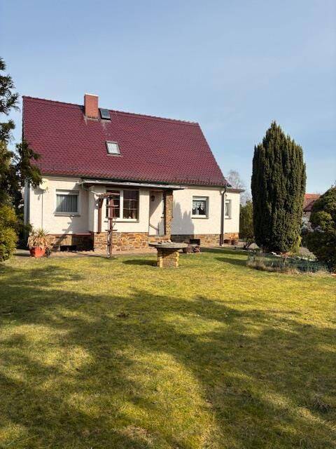 Haus mit großen Garten und Garagen – Leipzig – Vorschaubild 3