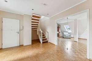 Maisonette mit Mehrwert: Flexibler Schnitt (2-3 Zi.), ausgebauter Dachboden & 2 Balkone! – 21077 Hamburg – Vorschaubild 2