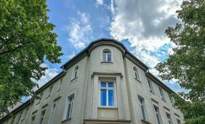 Wohn- und Geschäftshaus in markanter Ecklage im Komponistenviertel
