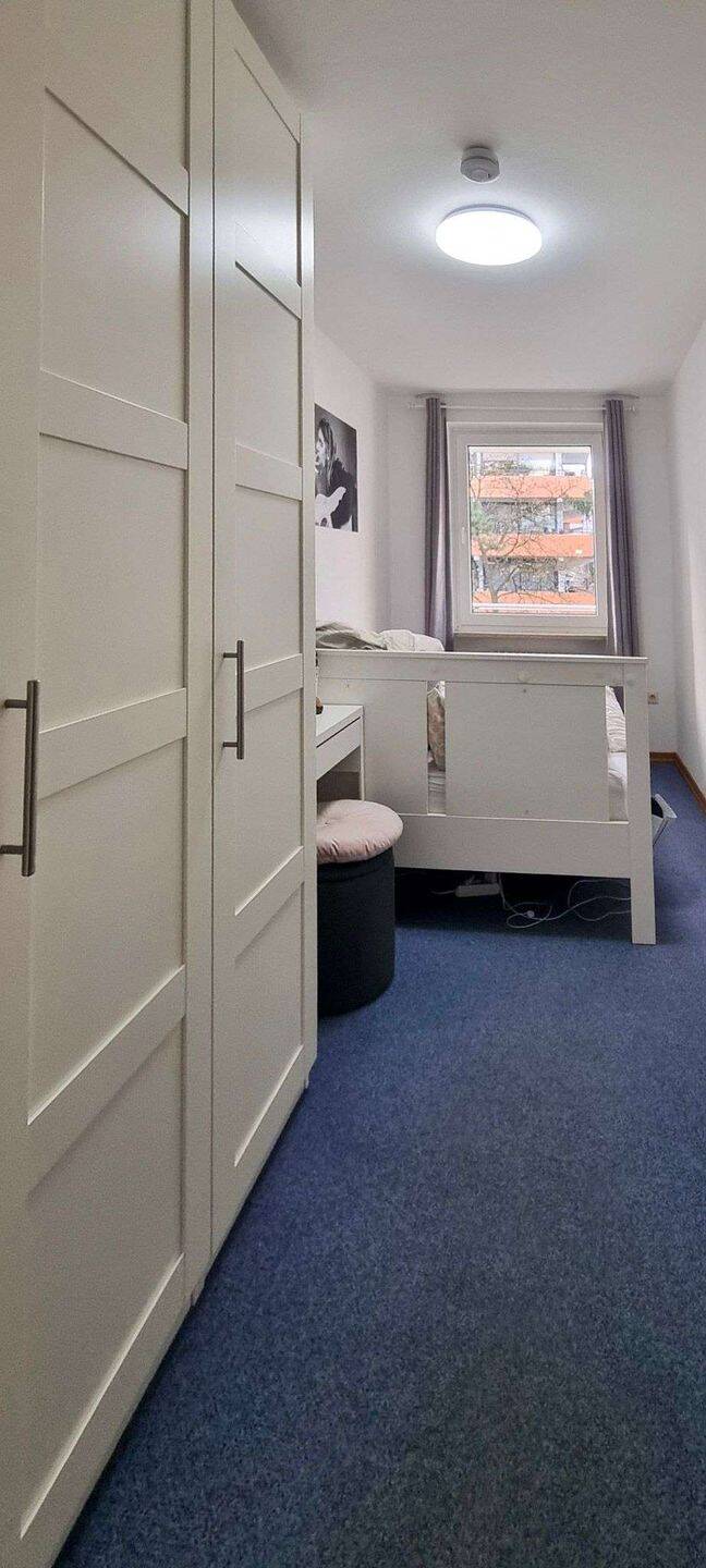 Sonnige Wohnung nähe BMW - 1,5 Zimmer mit gr. Balkon – München – Vorschaubild 3