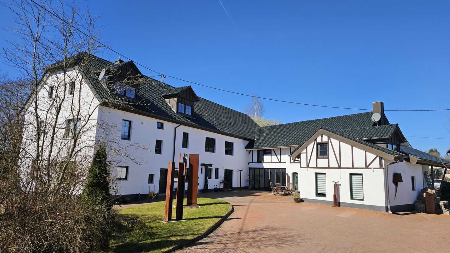 Interessante Kapitalanlage im Westerwald: MFH mit bis zu 7 Wohneinheiten – Bad Breisig – Bild 1 von 9