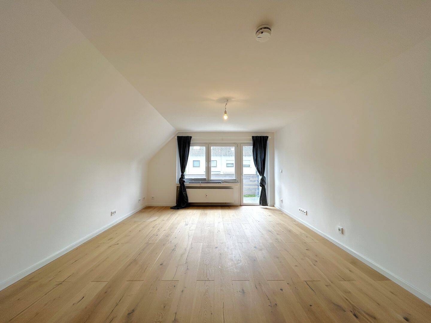 Renovierte 4 Zimmerwohnung mit hochwertiger Ausstattung!
