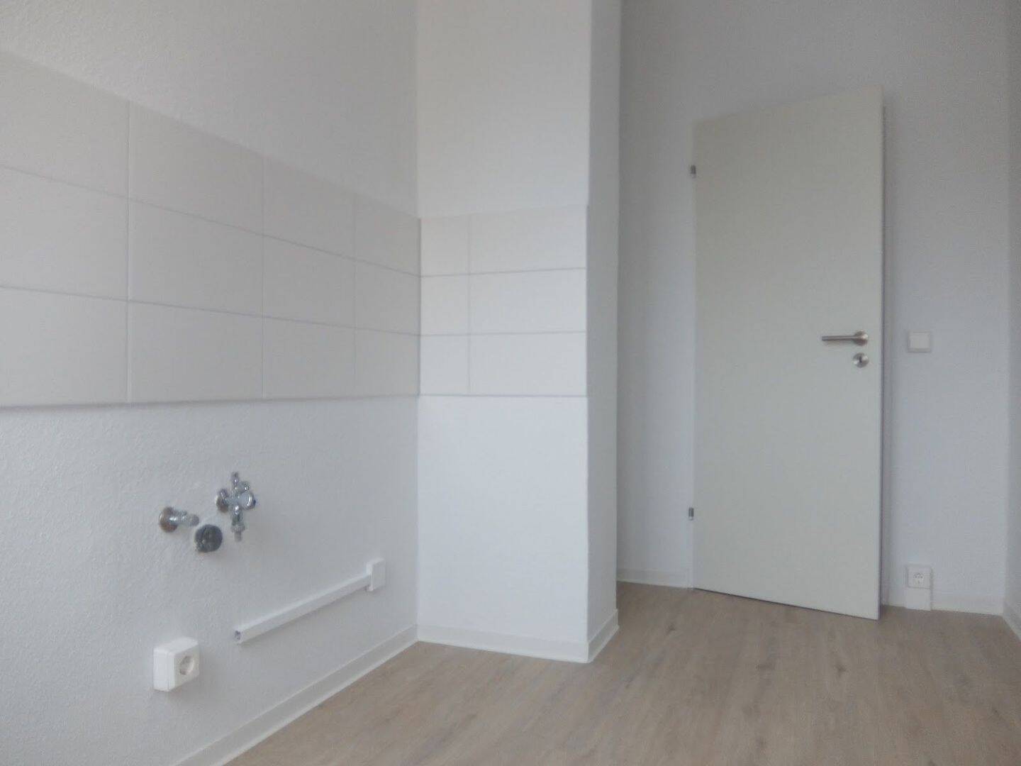 +++ Wohlfühlwohnung mit Balkon wartet auf Euch +++ – Chemnitz – Vorschaubild 8
