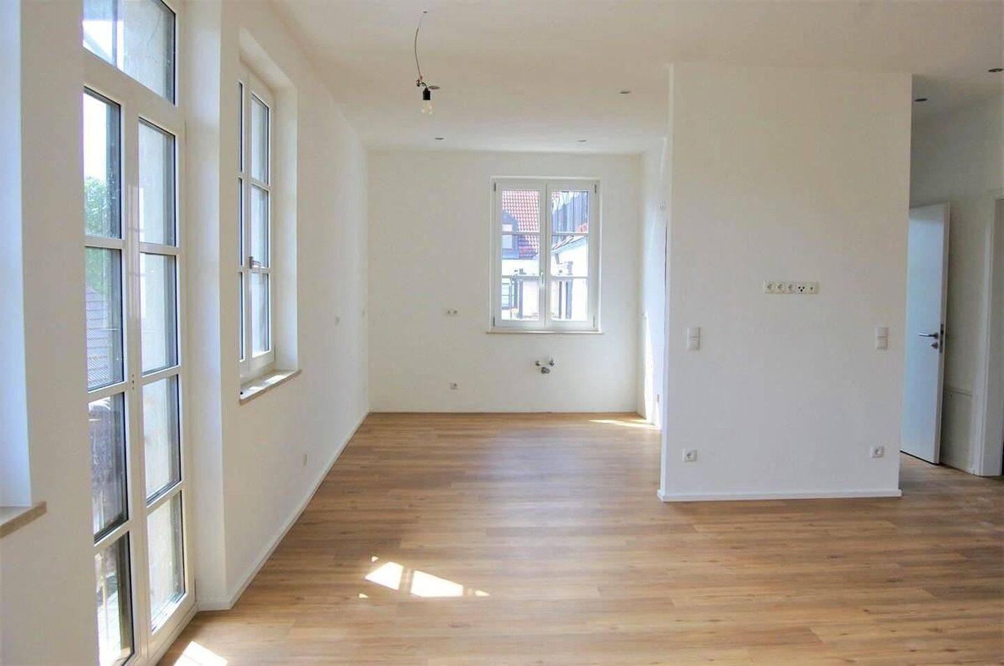 Moderne 3-Zimmer-Wohnung in Ismaning - ideal für Paare, Wohngemeinschaften oder Familien – Ismaning – Vorschaubild 2