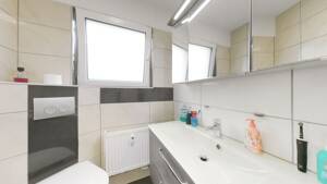 Exklusive Erdgeschosswohnung mit PRIVATEM GARTEN, POOL & beheizbarem WINTERGARTEN – 63263 Neu-Isenburg – Vorschaubild 8