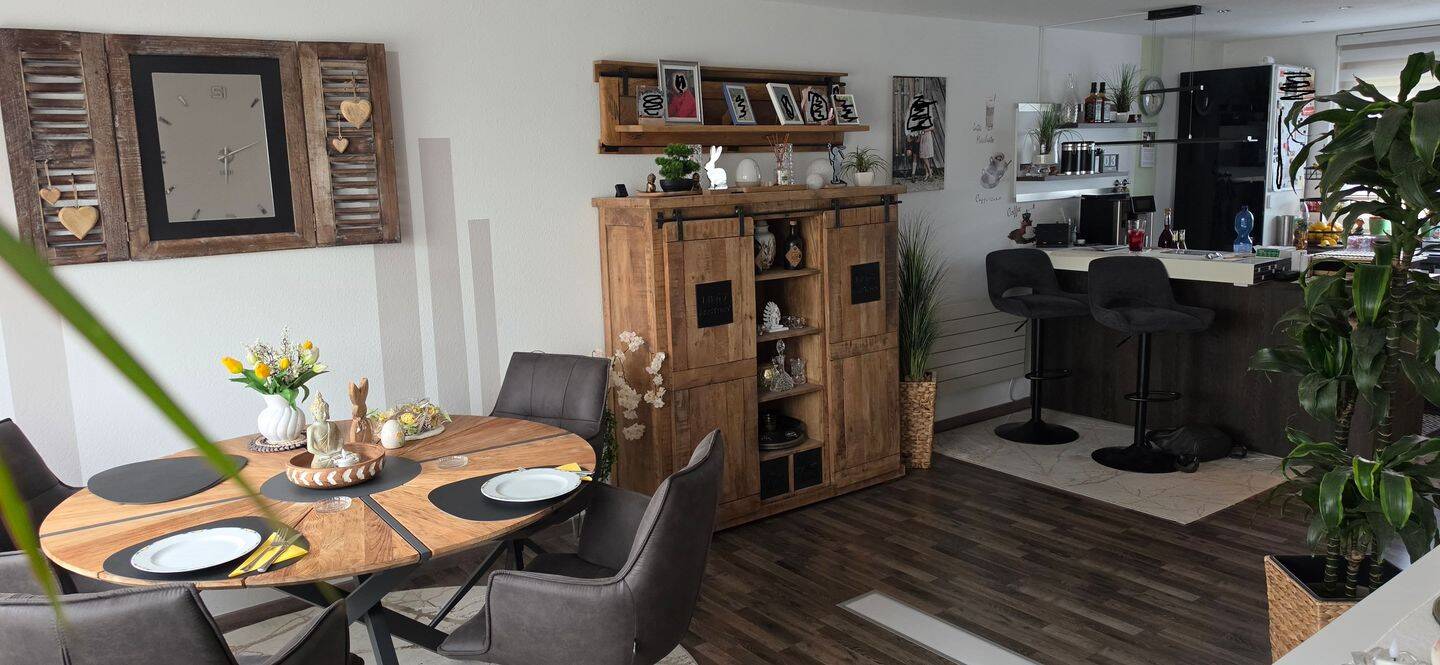 Charmantes Reihenhaus in ruhiger Lage (Sackgasse) mit herrlichem Garten, Terrasse, Garage, Carport, **Provisionsfrei von Privat** – Königsbach-Stein – Vorschaubild 3