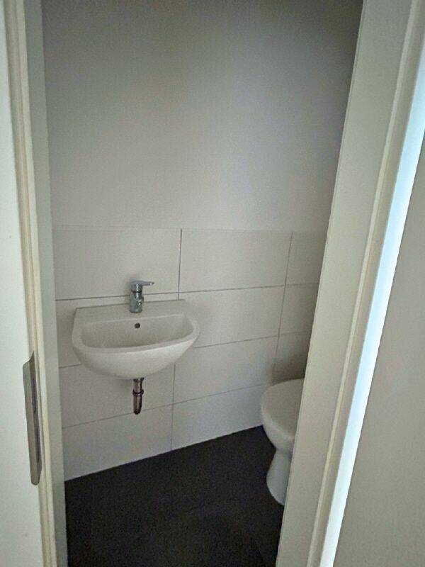 renovierte 4-Raum-Wohnung mit Balkon und Gäste-WC in Magdeburg Sudenburg – Magdeburg – Vorschaubild 2